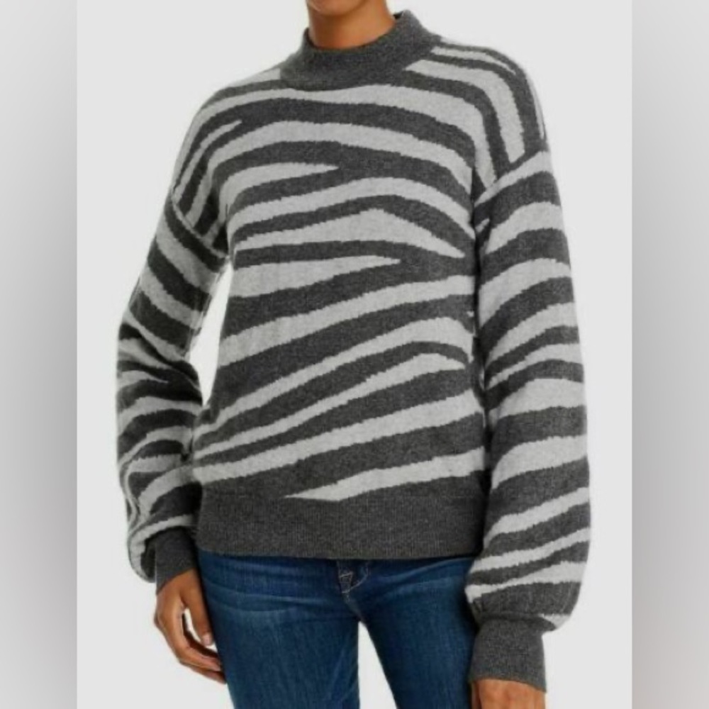 Aqua 100% Cashmere Sweater